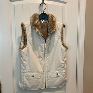 Gap Reversible Vest